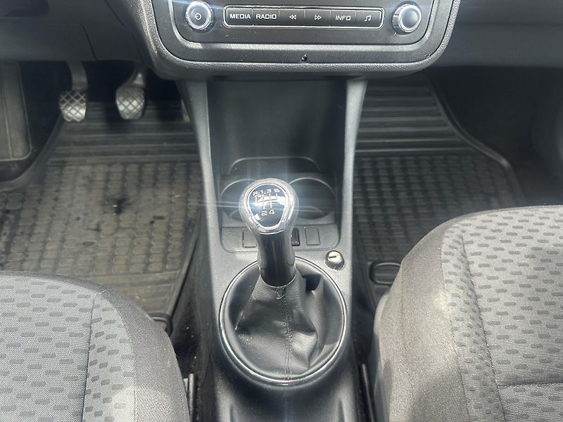Škoda Fabia (2012) 1.2 TSi 63kW Serv. historie - fotka 21 z 23
