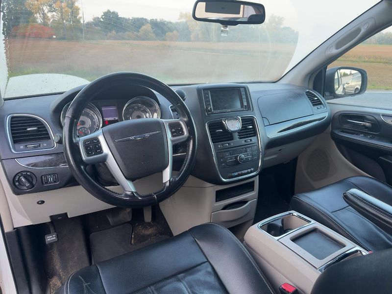 Chrysler Town & Country (2013) 3,6 DVD StownGo kůže 2013 - fotka 15 z 16