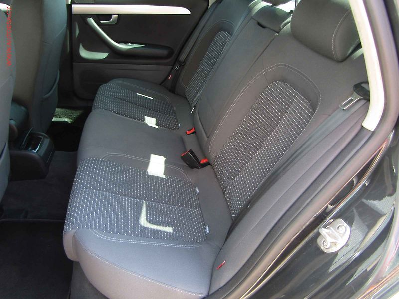 Seat Exeo (2009) 2.0 TDi, AC, park.asistent - fotka 10 z 16
