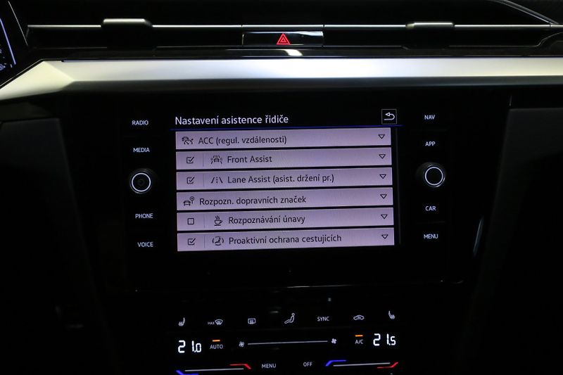 Volkswagen Arteon Shooting Brake (2021) 2.0 TSI 235kW BMT 4MOT DSG R - fotka 33 z 50