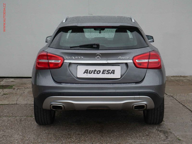 Mercedes-Benz GLA (2016) 250 4Matic 4Mat, ČR, AT - fotka 5 z 16