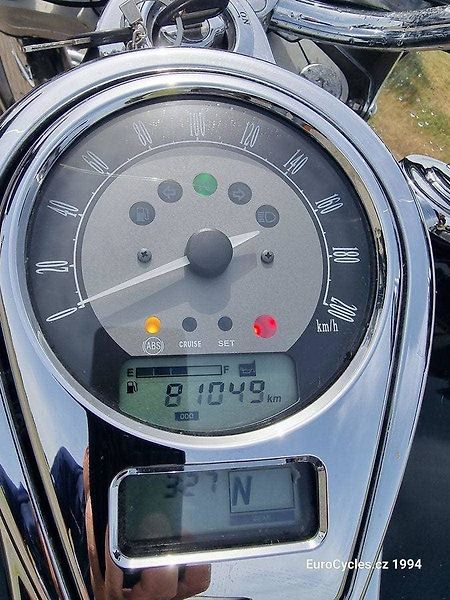Kawasaki VN 1700 Classic (2011) Tourer akce 154900 - fotka 18 z 20