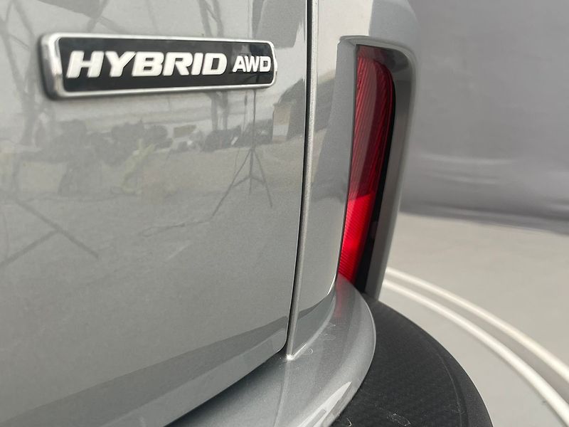 Ford Kuga 2.5 Duratec HEV 4x4 TITANIUM - fotka 45 z 56