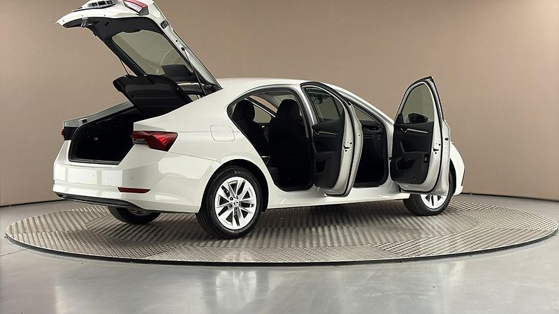 Škoda Octavia 2.0 TDI Style - fotka 6 z 25