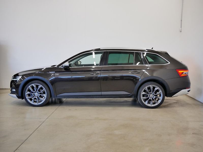 Škoda Superb - fotka 3 z 26