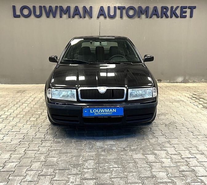 Škoda Octavia 1,9 TDI Tour - fotka 4 z 13