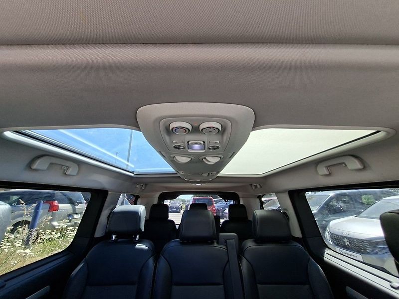 Peugeot Traveller 2,0 BHDI 150k 8M - fotka 17 z 27
