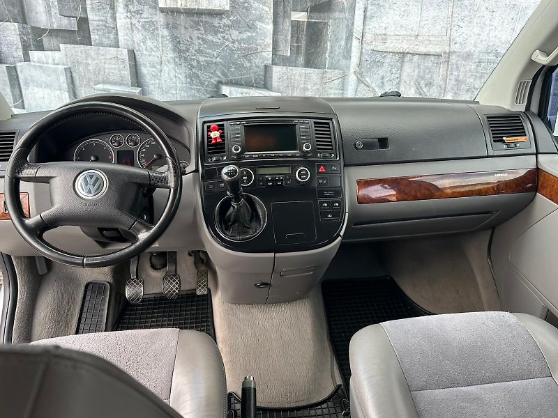 Volkswagen Multivan (2006) 2.5TDi, 128KW, HIGHLINE - fotka 13 z 26