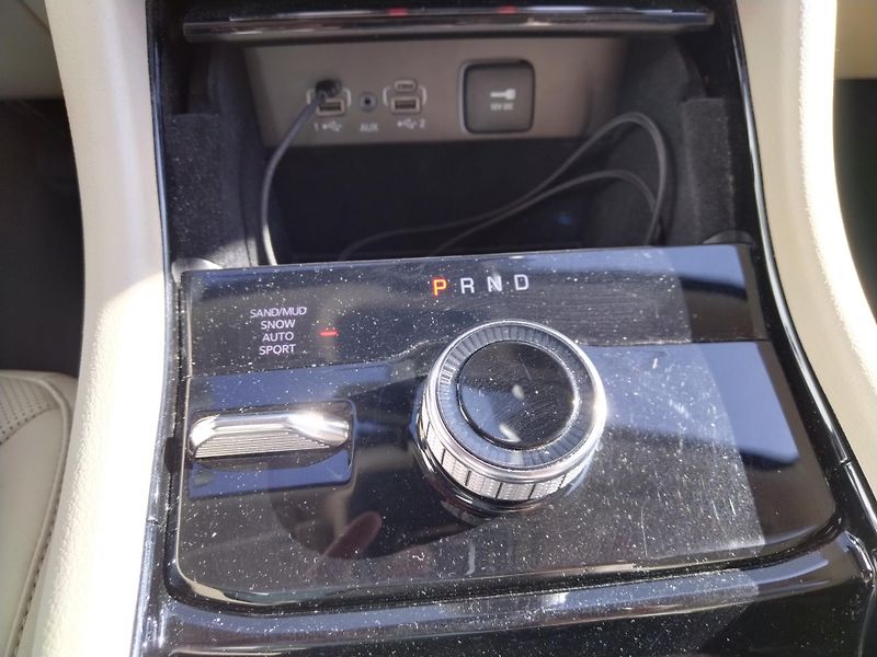 Jeep Grand Cherokee L 3.6 V6 Limited 7 míst. - fotka 21 z 28
