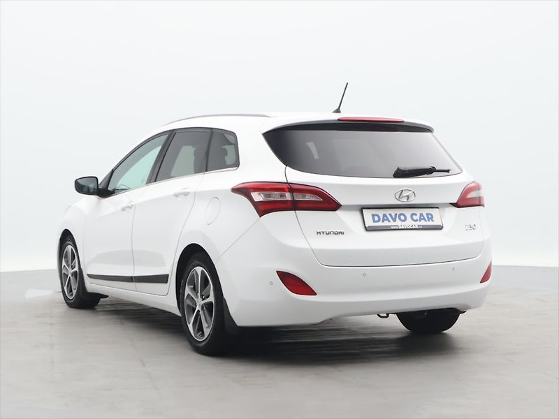 Hyundai i30 1,6 GDI 99kW Weekend Serv.kn. - fotka 5 z 30