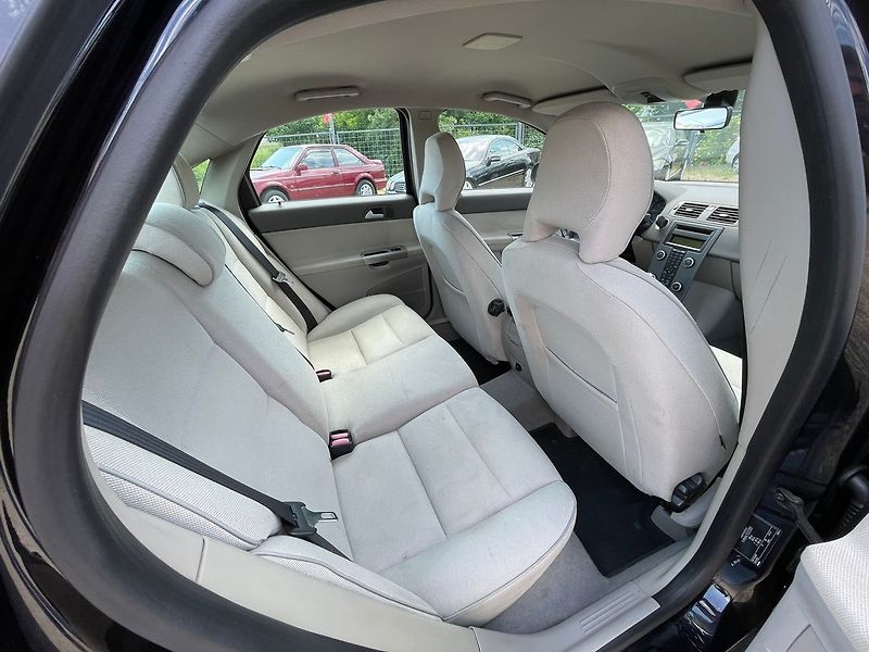 Volvo S40 1.6D 84KW*NOVÉ VSTŘIKY* - fotka 18 z 28