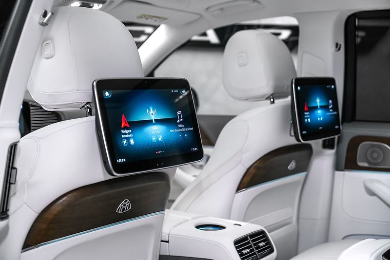 Mercedes-Benz GLS 4MATIC MAYBACH - fotka 21 z 27
