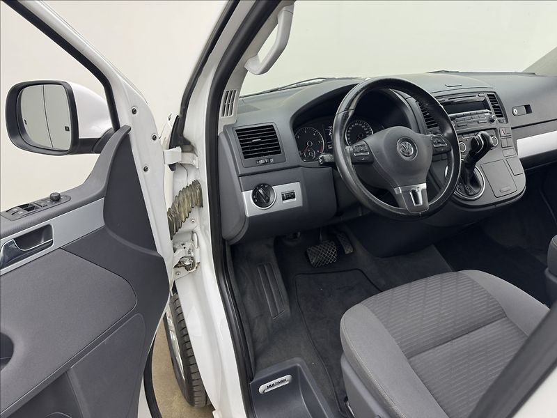 Volkswagen Multivan 2,0 TDi 132kW DSG 4X4 AC TAŽNÉ - fotka 21 z 33