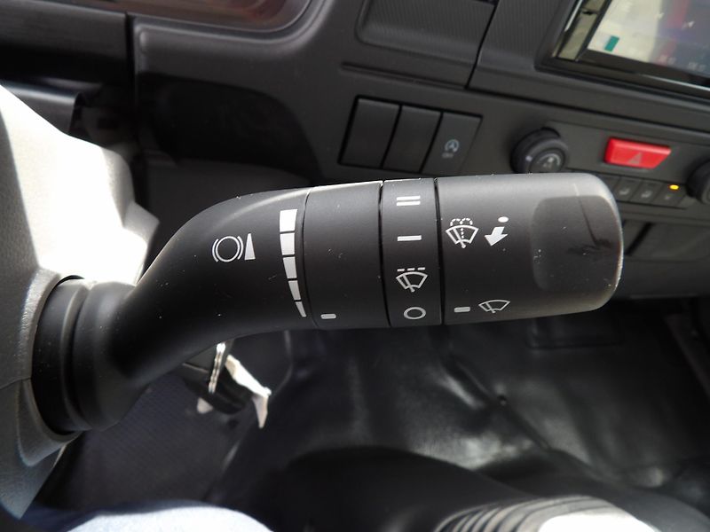 Isuzu M27 (2026) 3.5t 3.0L 150k MAN5 - fotka 17 z 33