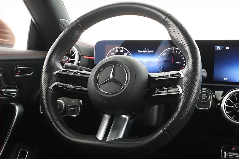 Mercedes-Benz CLA (2023) AMG Paket 250 e - fotka 29 z 31