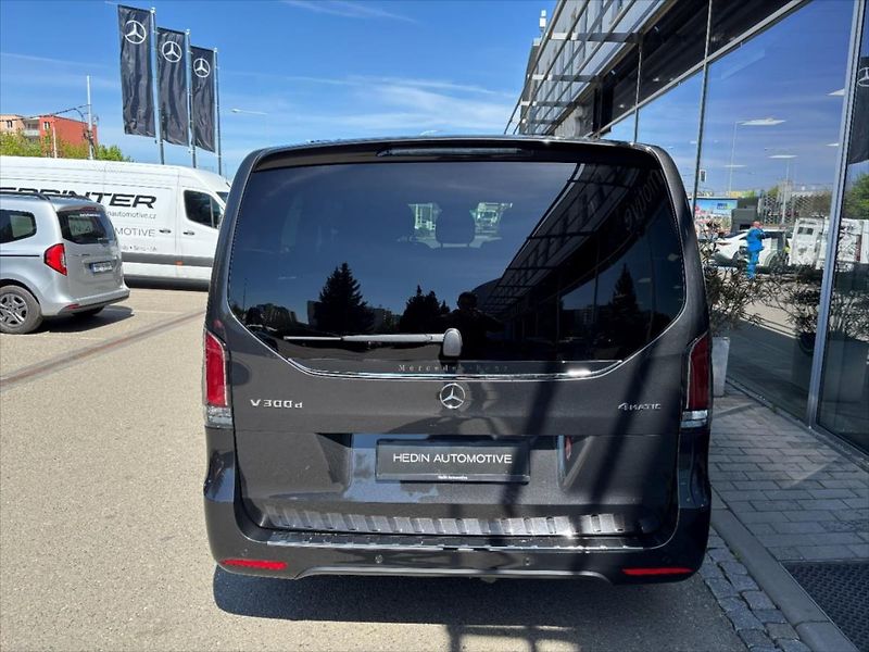 Mercedes-Benz Třídy V (2026) 2,0 300 d / Exclusive / L / 4M - fotka 3 z 10