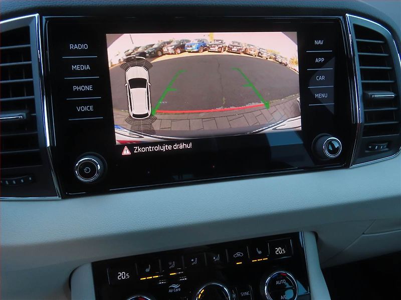 Škoda Karoq (2018) Style Plus 1.5 TSI - fotka 19 z 26