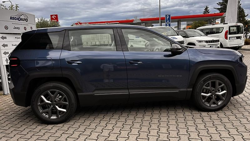 Jeep Compass 1.2T eHybrid 145k Altitude  - fotka 4 z 12