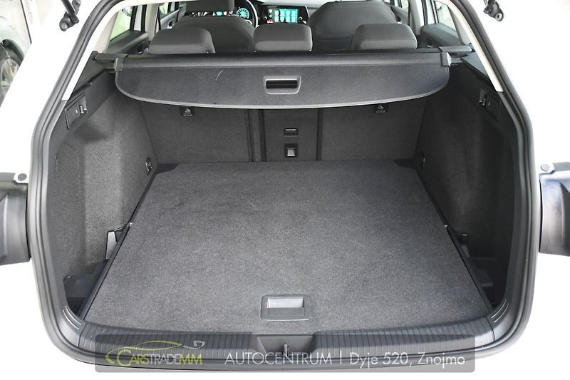 Volkswagen Golf 2.0TDi LED ACC 1M ČR  - fotka 46 z 52