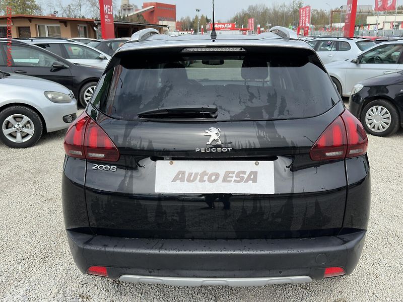 Peugeot 2008 (2019) 1.2PT, Crossway, navi, panor - fotka 5 z 19