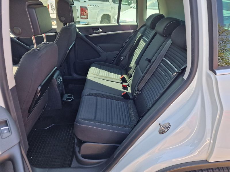 Volkswagen Tiguan 2,0TDI CUP TAŽNÉ  - fotka 8 z 19