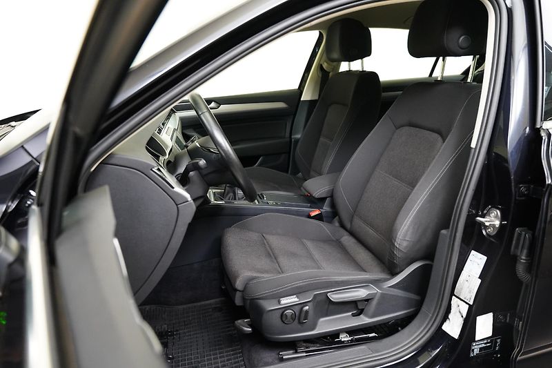 Volkswagen Passat - fotka 11 z 24