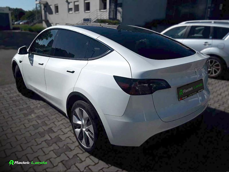 Tesla Model Y (2023)  Long Range AWD Berlín - fotka 2 z 12