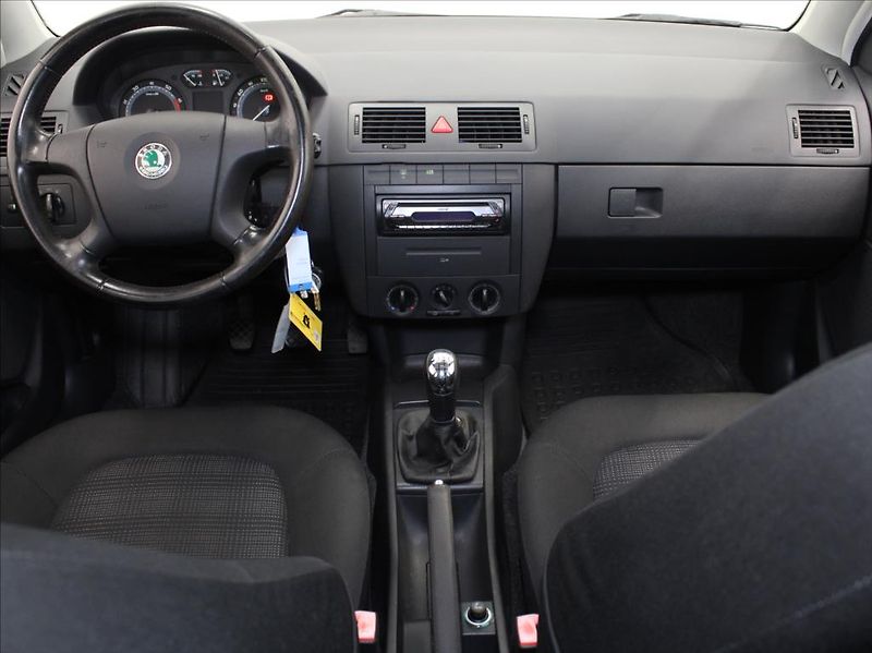 Škoda Fabia 1,2 HTP 47kW Kombi 2.maj.ČR - fotka 8 z 19