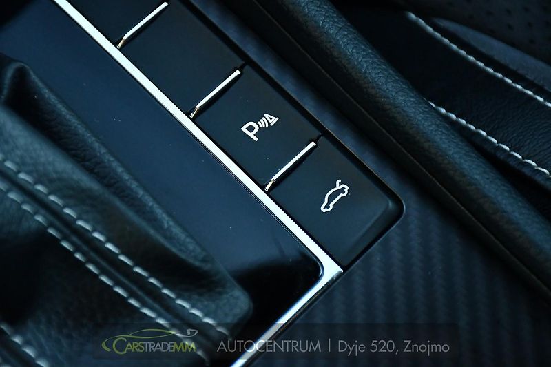 Škoda Superb 2,0TDI SPORTLINE DSG ČR 1.MAJ  - fotka 36 z 56