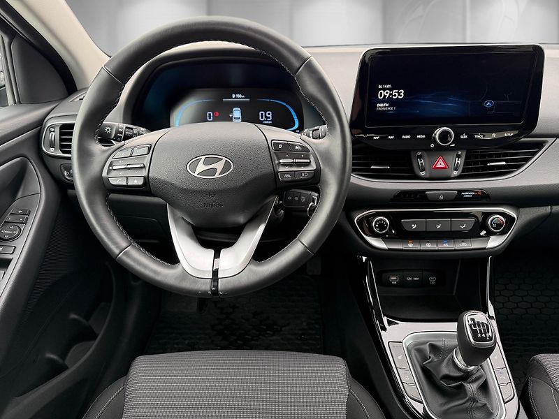 Hyundai i30 (2025) 1.0 T-GDi 74kW Family - fotka 15 z 24