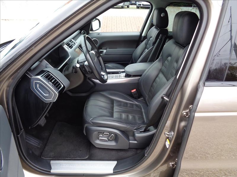 Land Rover Range Rover Sport 4,4 SDV8 Autobiography - fotka 16 z 59