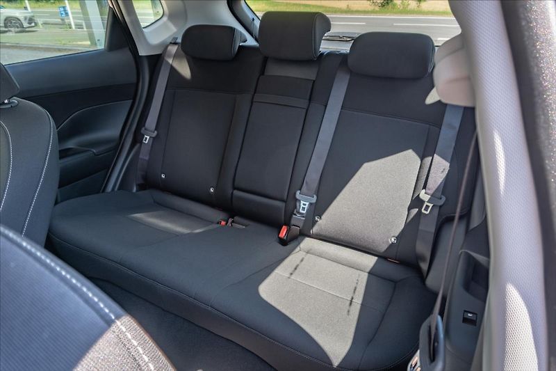 Hyundai Kona (2026) EV 64,8 CZECH EDITION BLACK - fotka 13 z 16