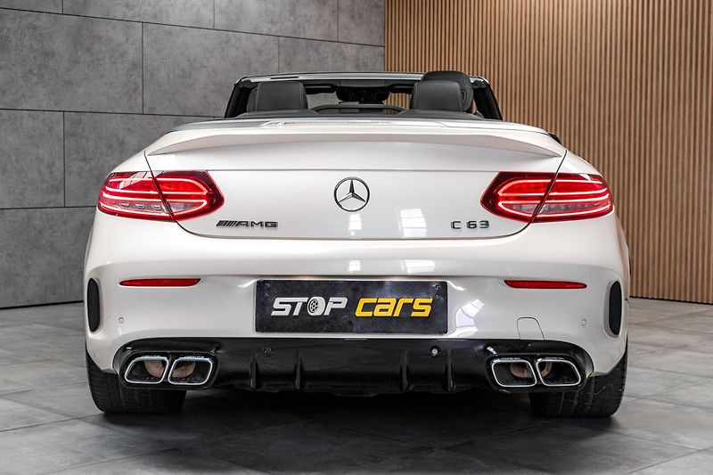 Mercedes-Benz Třídy C C63 AMG V8 BURMESTER*NAPPA*DPH - fotka 45 z 51