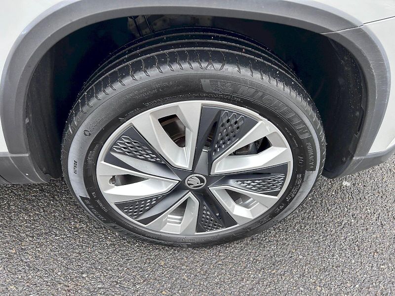 Škoda Karoq (2022) 1.5 TSI Style Extra COLUMBUS,M - fotka 35 z 35