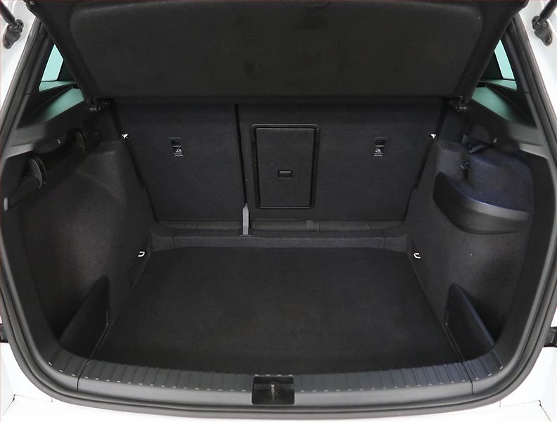 Škoda Karoq (2022) Sportline 2.0 TDI, digi klima - fotka 14 z 26