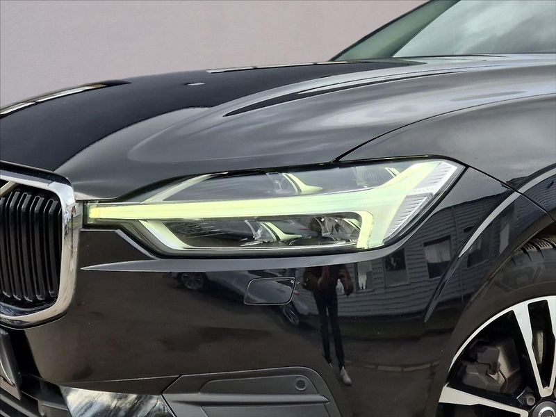 Volvo XC60 2,0 D3 MOMENTUM+ MAN - fotka 5 z 18