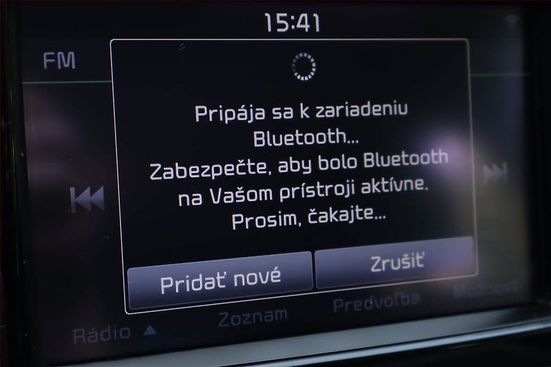 Kia Ceed (2017) Silver 1.6 GDI, Navi, Tempomat - fotka 16 z 23