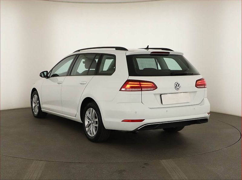Volkswagen Golf (2020) 2.0 TDI, Automat, Serv.kniha - fotka 4 z 16