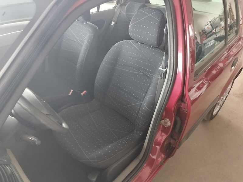 Renault Clio (2001) 1,5DCI,48KW,KLIMA,ALU,naj.127t - fotka 14 z 20