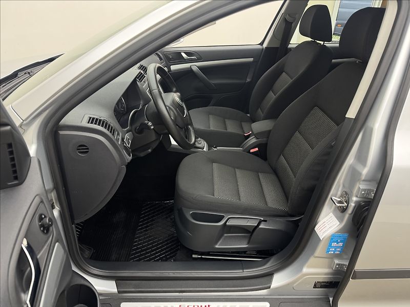 Škoda Octavia 2,0 103kW 4X4 SCOUT 2XKOLA ČR - fotka 27 z 33