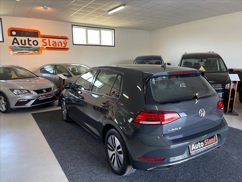 Volkswagen e-Golf 100kW,DPH,tep.čerpadlo - fotka 5 z 33