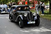 Na tradiční Lidický okruh dorazily desítky historických automobilů a motocyklů, které obdivovali návštěvníci z Kladna i širokého okolí.