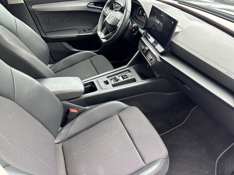 Cupra Formentor (2024) 1.5 TSI DSG - fotka 9 z 28