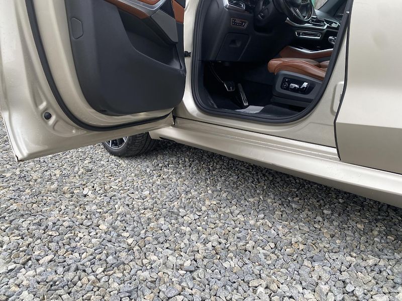 BMW X5 M50XD 4x4 400PS CZ DPH FULL 1A - fotka 95 z 171