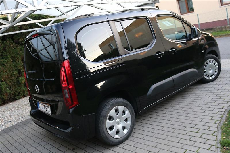 Opel Combo 1,2 LIFE,81KW,87000 Km - fotka 5 z 47