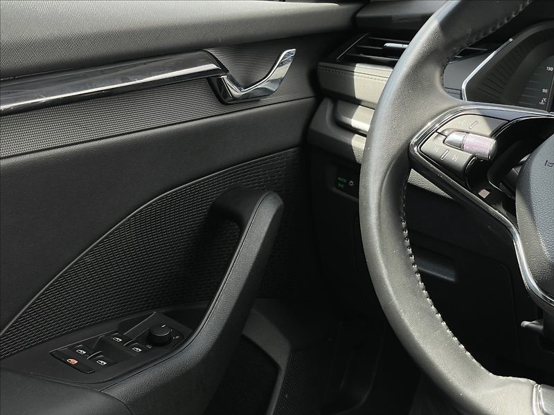 Škoda Octavia 2,0 TDI Combi Ambition Plus - fotka 14 z 24