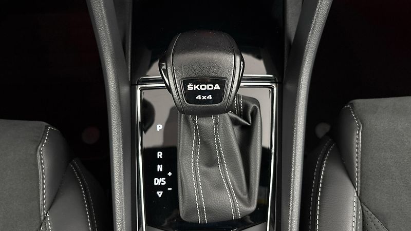 Škoda Kodiaq 2.0 TDI DSG 4x4 Sportline - fotka 28 z 32