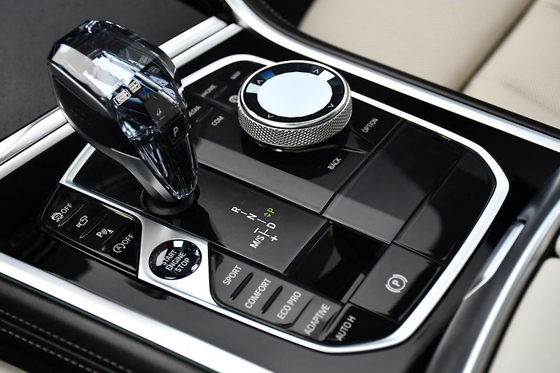 BMW Řada 8 840d xD M-SPORT HUD H/K  - fotka 37 z 62