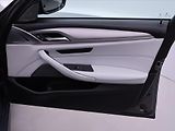 BMW M5 4,4 V8 441kW xDrive Individual - náhled 12