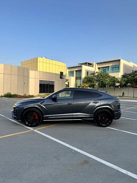 Lamborghini Urus (2020) Lamborghini Urus Luxusní SUV - fotka 4 z 12